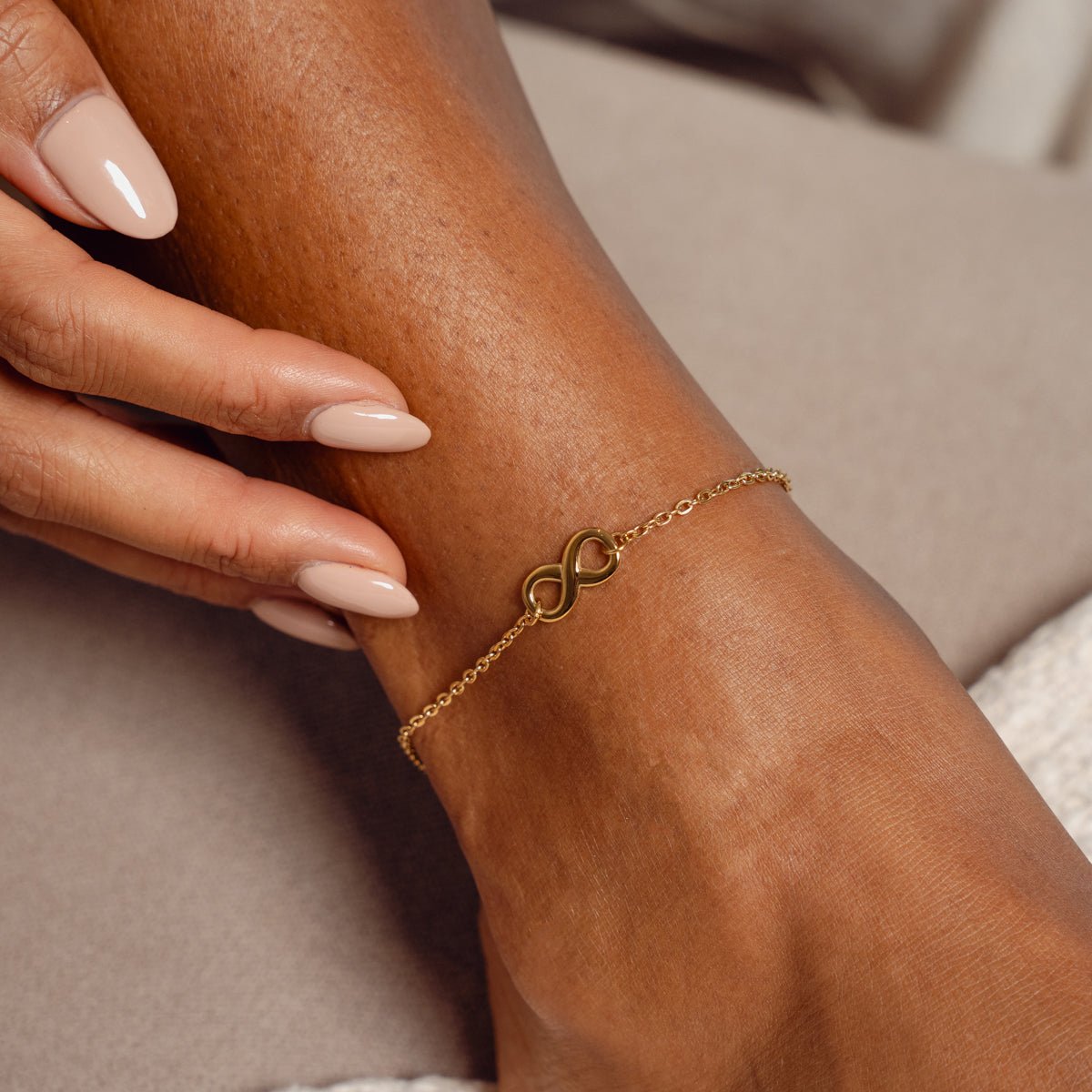 Anklet Infinity 18K Gold-Plated in 18K gold-plated – Meiva jewelry view 4