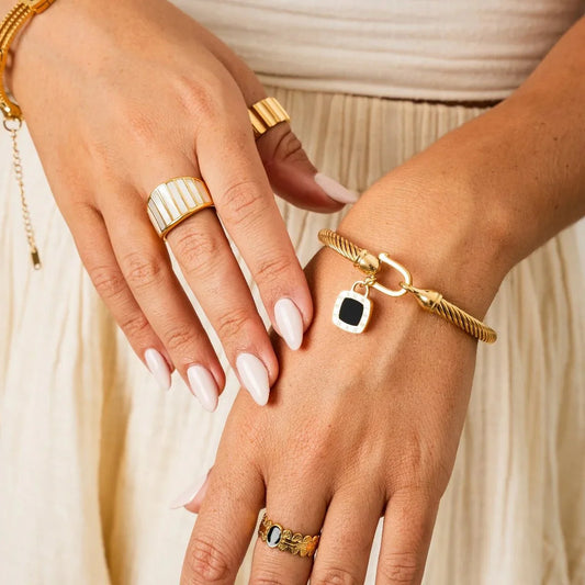 Bangle Square Onyx Pendant 18K Gold-Plated Cuff Bracelet in 18K gold-plated – Meiva bracelet view 2