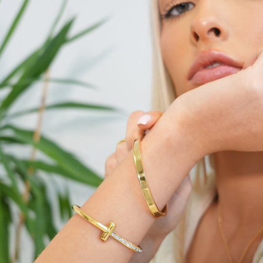 Bangle T-Bar Elegance Cuff Bracelet 18K Gold-Plated in 18K gold-plated – Meiva bracelet view 2