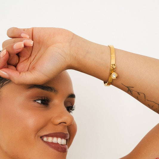 Bangle Uniq Cuff Bracelet 18K Gold Plated in 18K gold-plated – Meiva bracelet view 2
