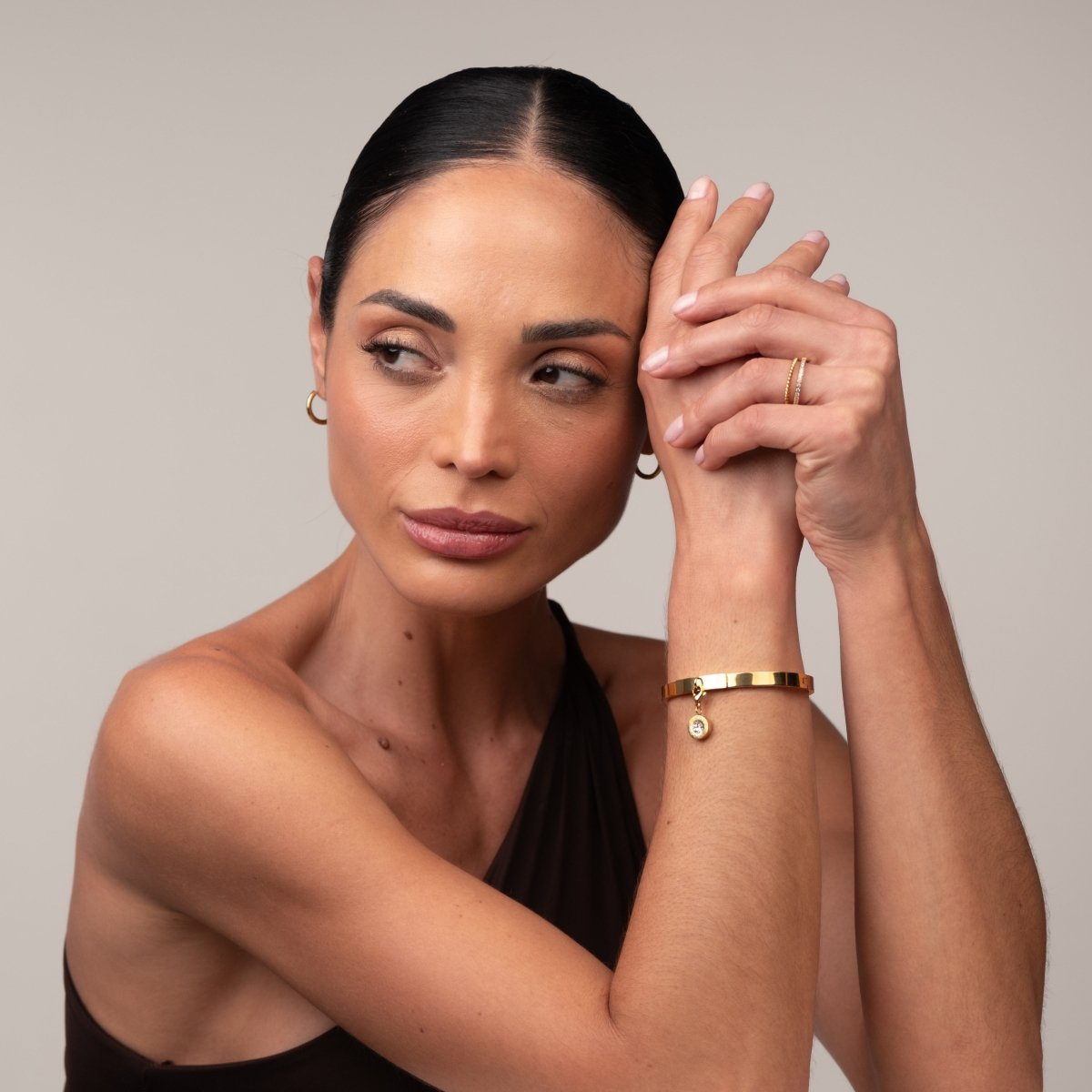 Bangle Uniq Cuff Bracelet 18K Gold Plated in 18K gold-plated – Meiva bracelet view 7