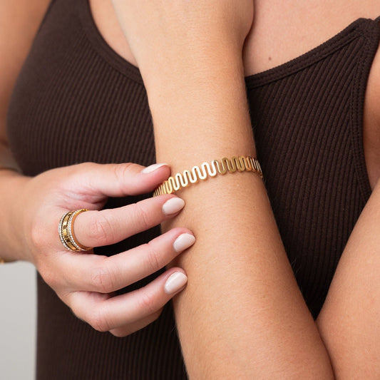 Bangle Zig Zag Cuff Bracelet 18K Gold-Plated in 18K gold-plated – Meiva bracelet view 2