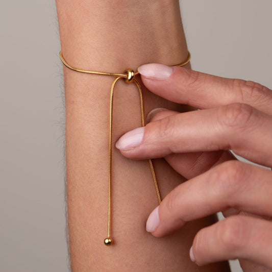 Bracelet Thin Adjustable 18K Gold-Plated in 18K gold-plated – Meiva bracelet view 2