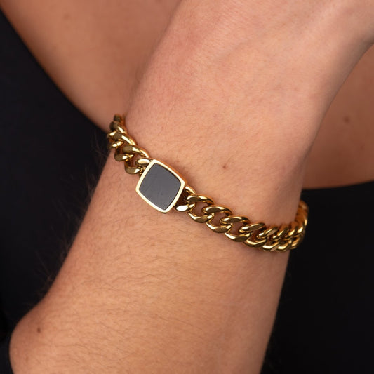 Bracelet Chain with Onyx Pendant 18K Gold-Plated in 18K gold-plated – Meiva necklace view 2
