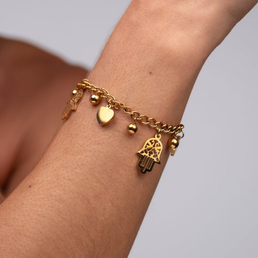 Bracelet Link with Heart and Hamsa Charms 18K Gold-Plated in 18K gold-plated – Meiva bracelet view 2