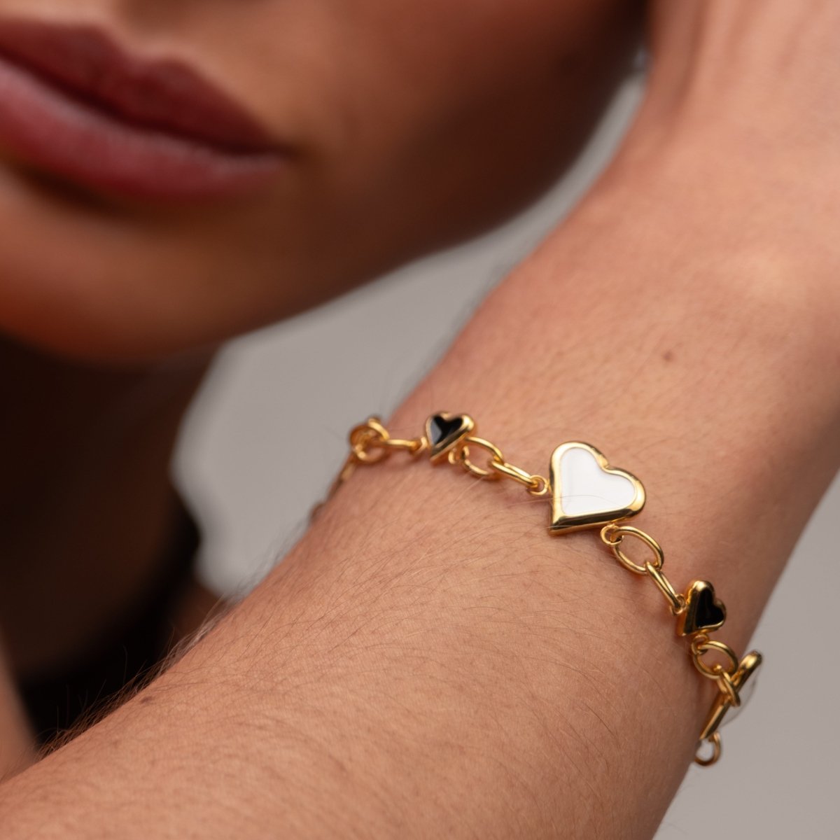 Bracelet Love Glow Monochrome 18K Gold Plated in 18K gold-plated – Meiva bracelet view 6