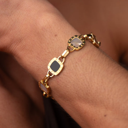 Bracelet Mono Square 18K Gold Plated in 18K gold-plated – Meiva bracelet view 2