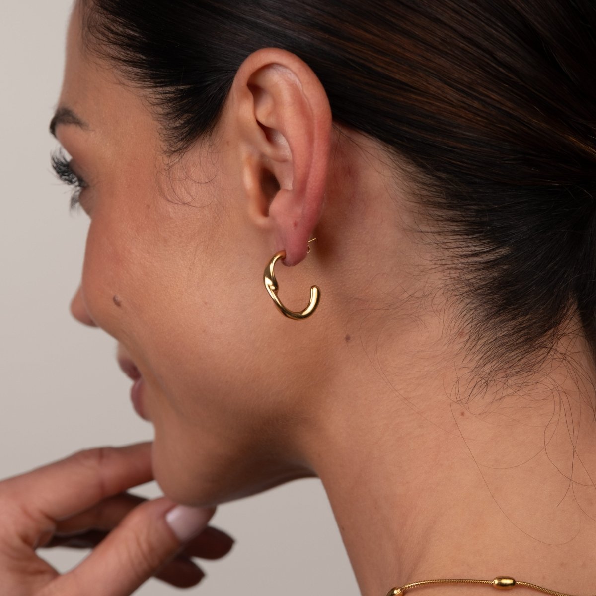 Hoop Earrings Luci Hoop Earring Gold Plated 18K in 18K gold-plated – Meiva earrings view 7
