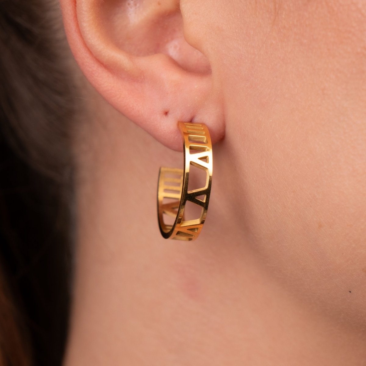 Hoop Earrings Numeral Hoop Earrings 18K Gold-Plated in 18K gold-plated – Meiva earrings view 5