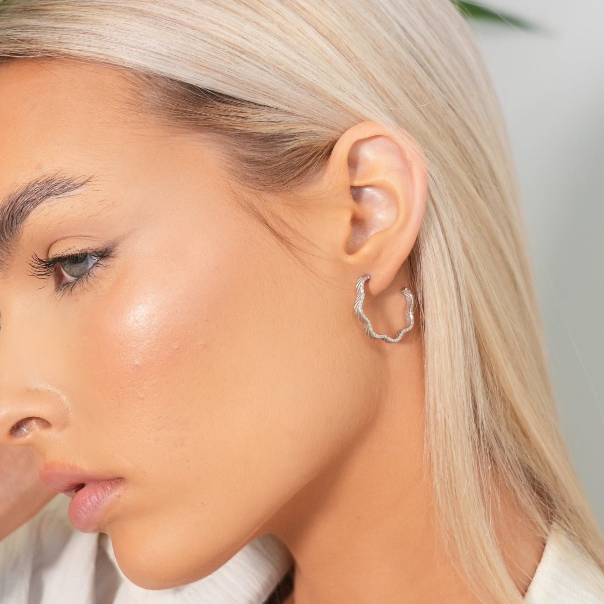Hoop Earrings Silver Wavy Texture Hoop Earrings – Meiva earrings view 5