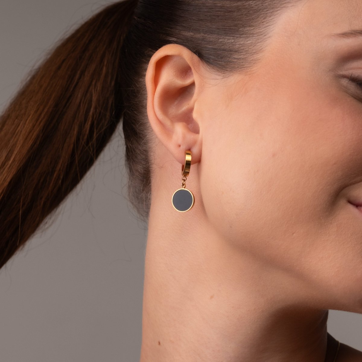 Earrings Noir Pendant 18K Gold-Plated in 18K gold-plated – Meiva earrings view 4