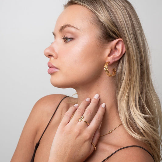 Earrings Zig Zag 18K Gold-Plated in 18K gold-plated – Meiva earrings view 2