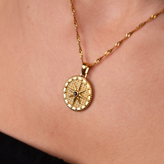 Necklace Compass Rose Star 18K Gold-Plated in 18K gold-plated – Meiva necklace view 2