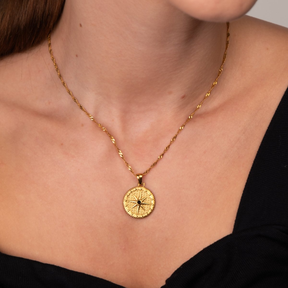 Necklace Compass Rose Star 18K Gold-Plated in 18K gold-plated – Meiva necklace view 4
