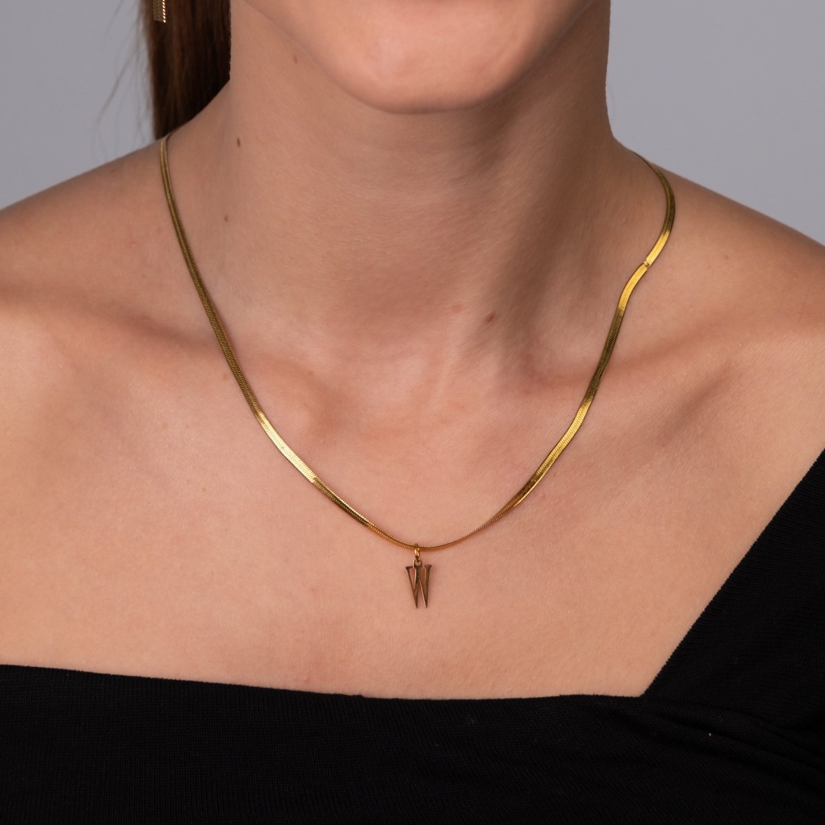 Necklace Mesh Initial Letter 18K Gold-Plated in 18K gold-plated – Meiva necklace view 3