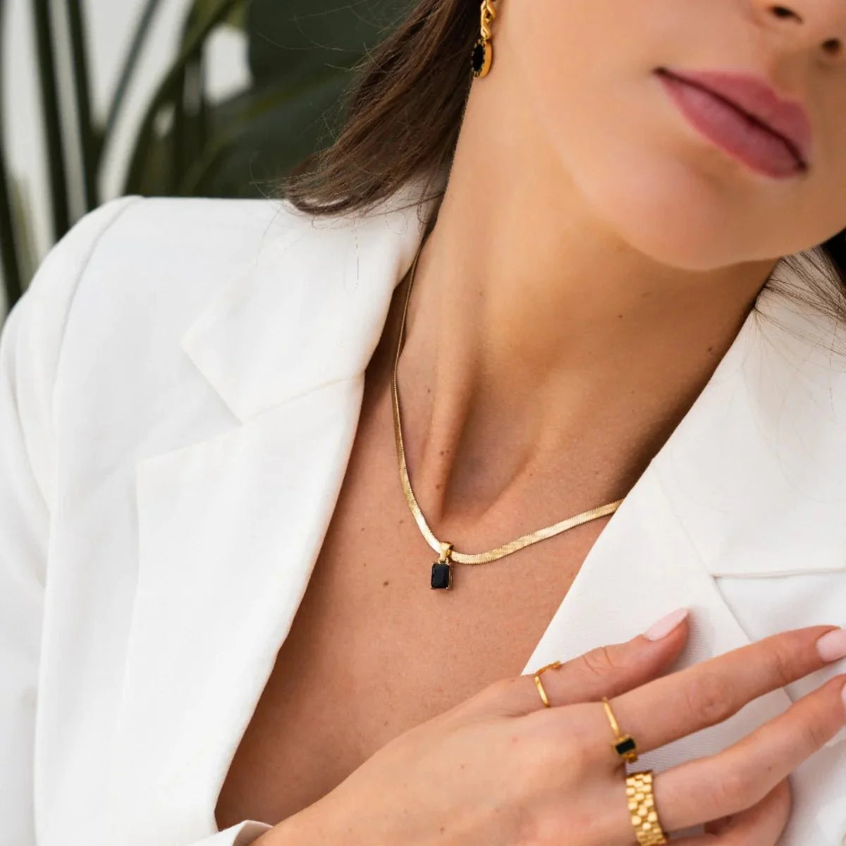 Necklace Mesh with Riviera Pendant 18K Gold-Plated in 18K gold-plated – Meiva necklace view 3