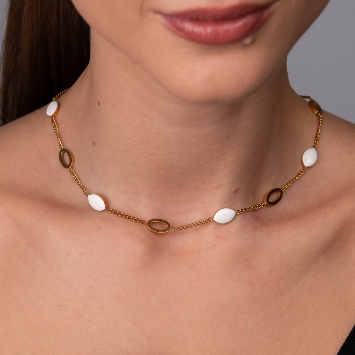 Necklace Angellica Oval Pendant 18K Gold Plated in 18K gold-plated – Meiva necklace view 5