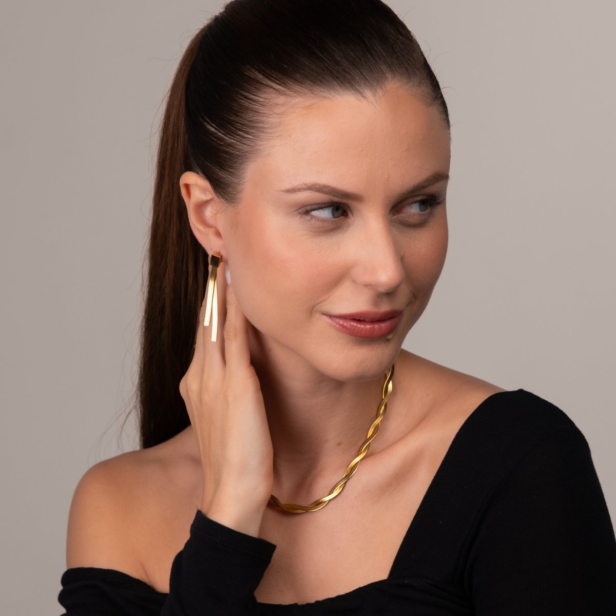Necklace Twist 18K Gold-Plated in 18K gold-plated – Meiva necklace view 4