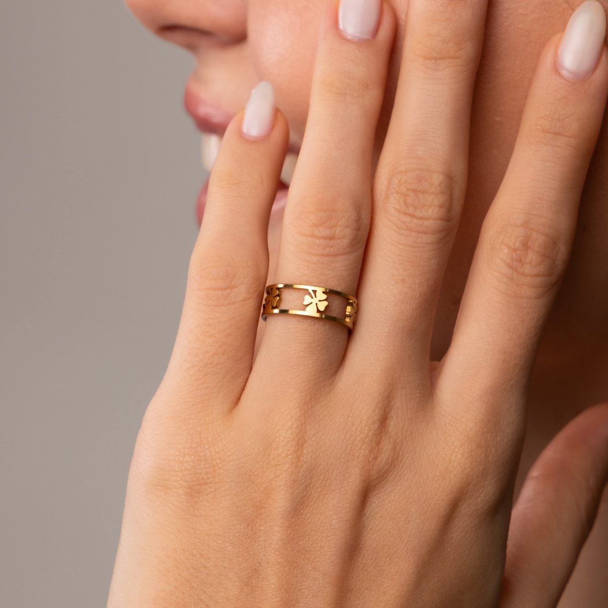 Ring Adjustable Open Clover 18K Gold Plated in 18K gold-plated – Meiva ring view 5