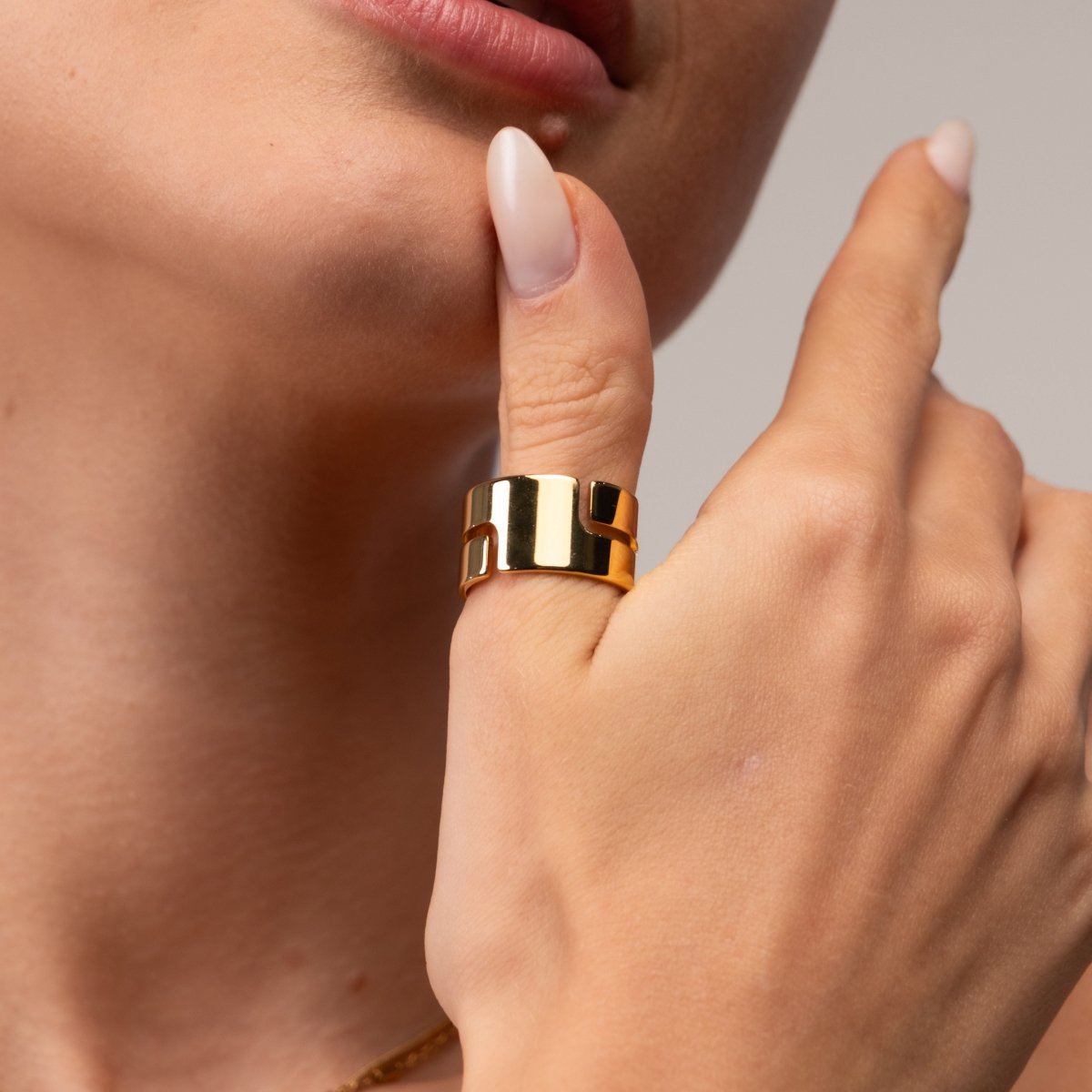 Ring Hi-Lo Chunky 18K Gold-Plated in 18K gold-plated – Meiva ring view 9