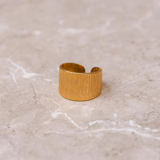 Ring Wide Textured Adjustable 18K Gold Plated in 18K gold-plated – Meiva ring view 2