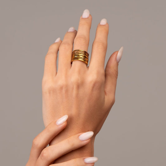 Ring Adjustable Royale 18K Gold-Plated in 18K gold-plated – Meiva ring view 2