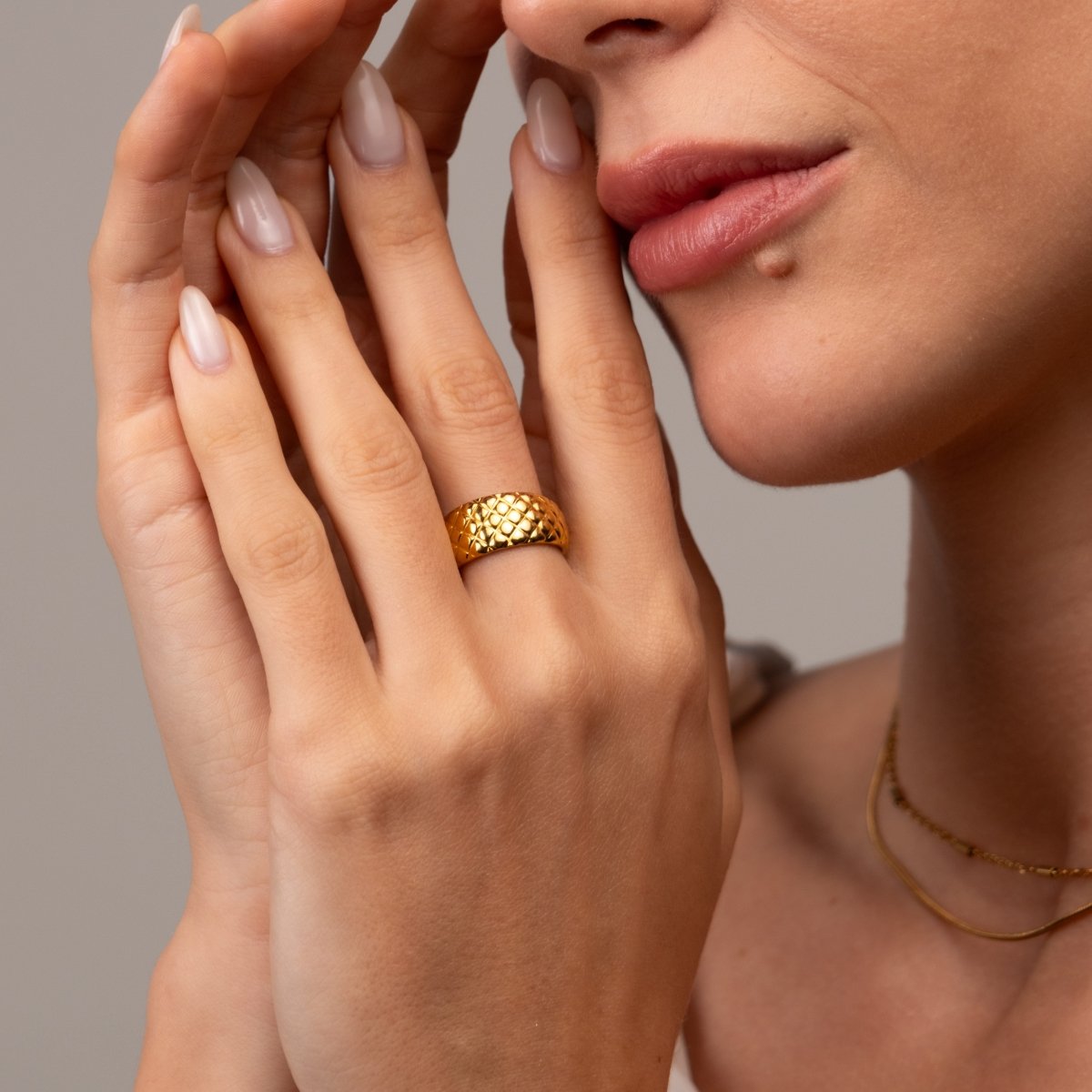 Ring Luxurious Weave Adjustable 18K Gold Plated in 18K gold-plated – Meiva ring view 7
