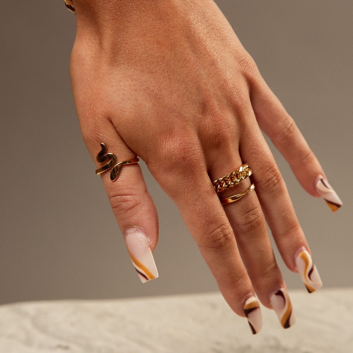 Ring Twisted 18K Gold Plated in 18K gold-plated – Meiva ring view 2