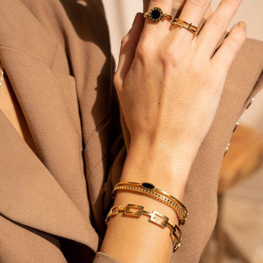 Bangle Alexandra 18K Gold Plated bracelet detail 2