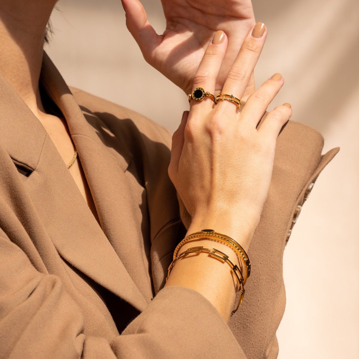Bangle Alexandra 18K Gold-Plated Cuff Bracelet in 18K gold-plated – Meiva bracelet view 4