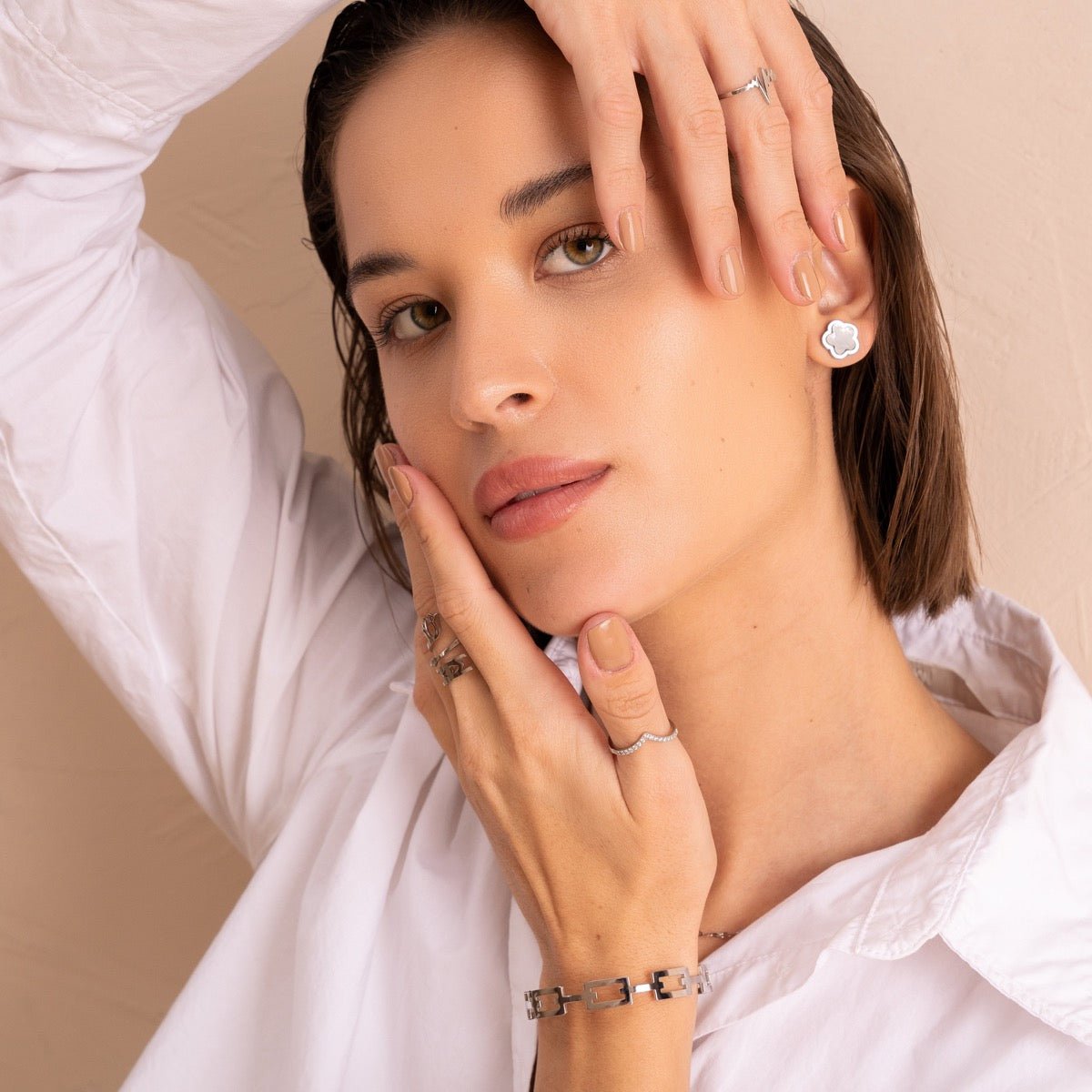 Bangle Alexandra Cuff Bracelet Silver – Meiva bracelet view 3