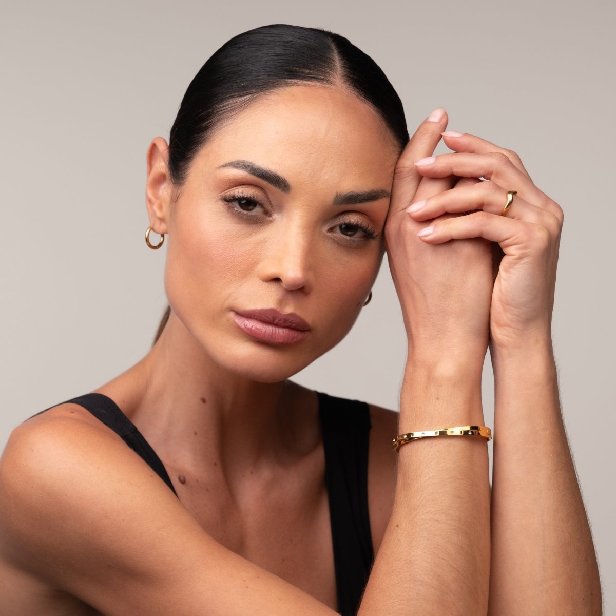 Bangle Interlaced Roman Numerals Cuff Bracelet 18K Gold-Plated in 18K gold-plated – Meiva bracelet view 4
