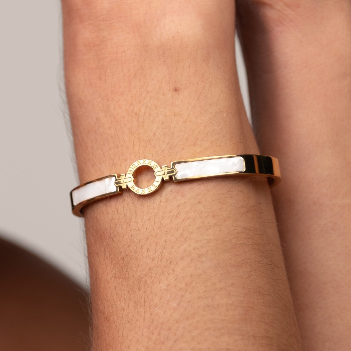 Bangle Aura Cuff Bracelet 18K Gold-Plated in 18K gold-plated – Meiva bracelet view 4