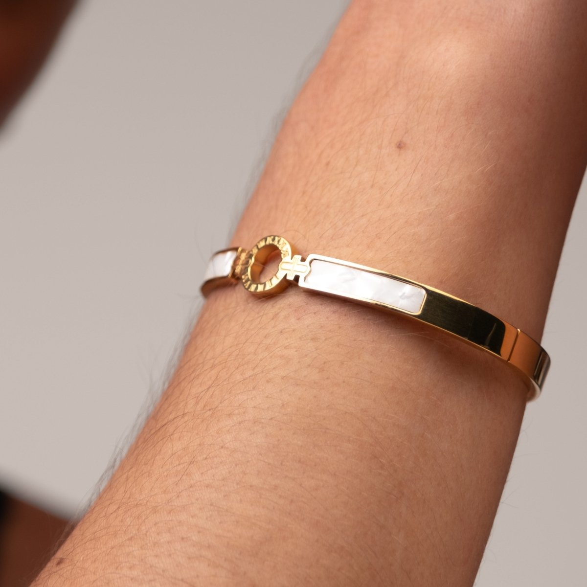 Bangle Aura Cuff Bracelet 18K Gold-Plated in 18K gold-plated – Meiva bracelet view 6