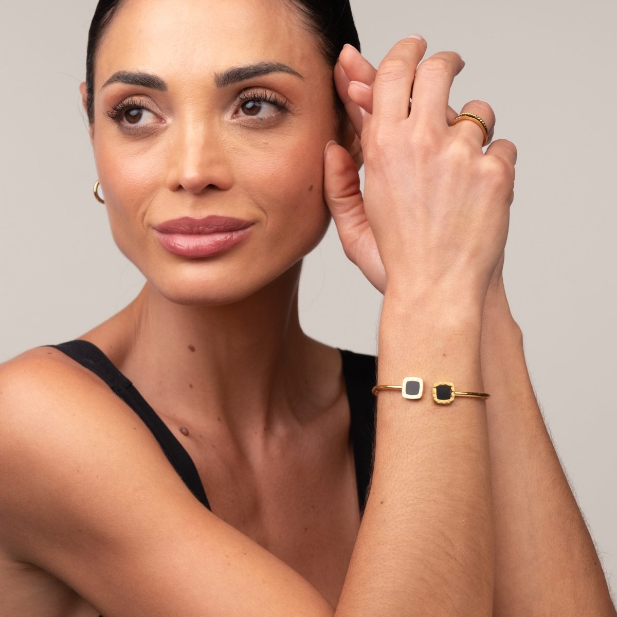 Bangle Bella Onyx Bracelet Gold Plated 18K in 18K gold-plated – Meiva bracelet view 12