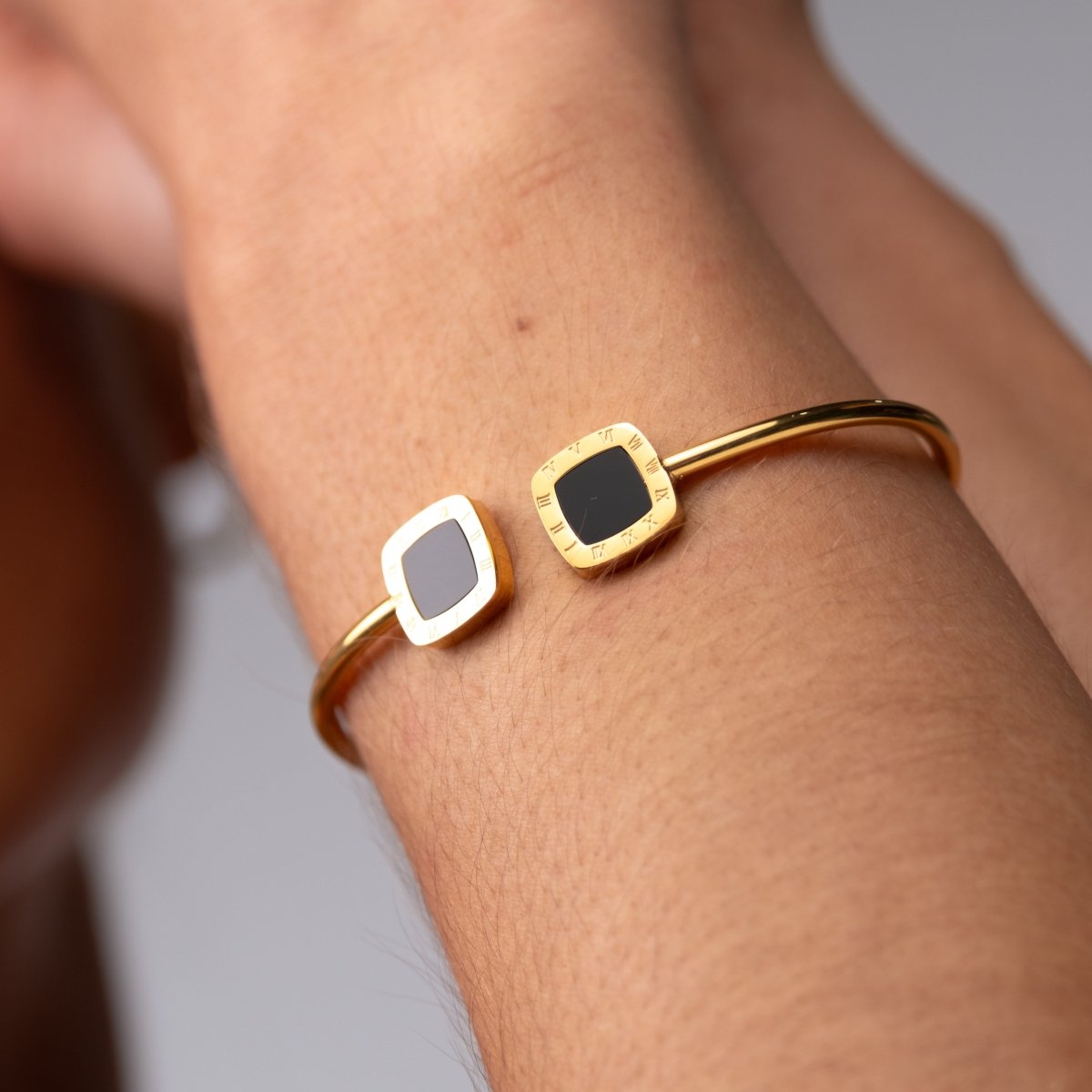 Bangle Bella Onyx Bracelet Gold Plated 18K in 18K gold-plated – Meiva bracelet view 6