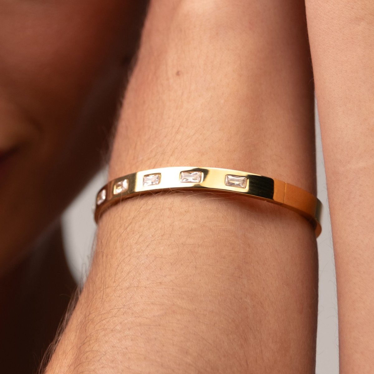 Bangle Carved 18K Gold-Plated Cuff Bracelet in 18K gold-plated – Meiva bracelet view 7