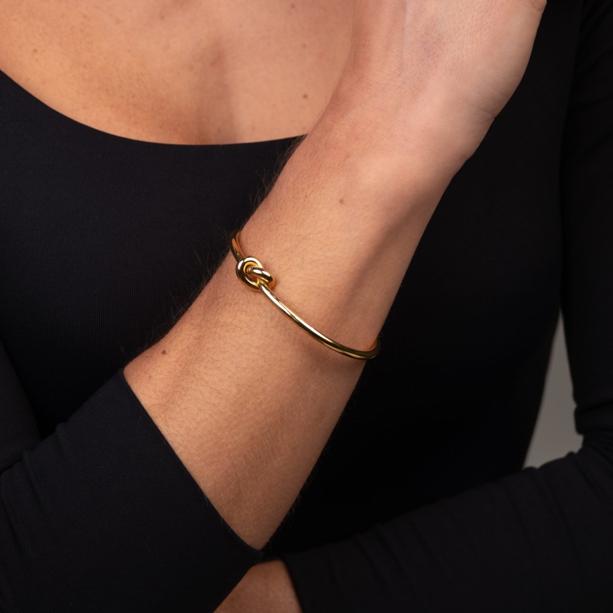 Bangle Central Knot Cuff Bracelet 18K Gold Plated in 18K gold-plated – Meiva bracelet view 3