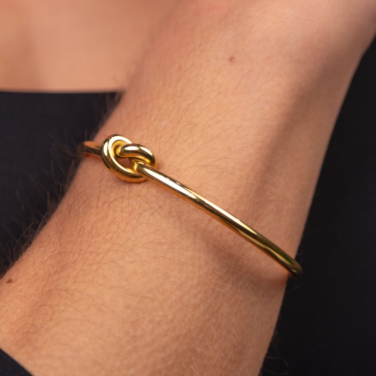 Bangle Central Knot Cuff Bracelet 18K Gold Plated in 18K gold-plated – Meiva bracelet view 4