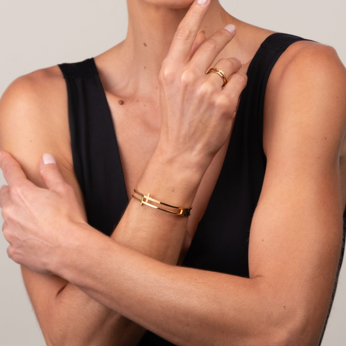 Bangle Cross Bracelet Gold Plated 18K in 18K gold-plated – Meiva bracelet view 5