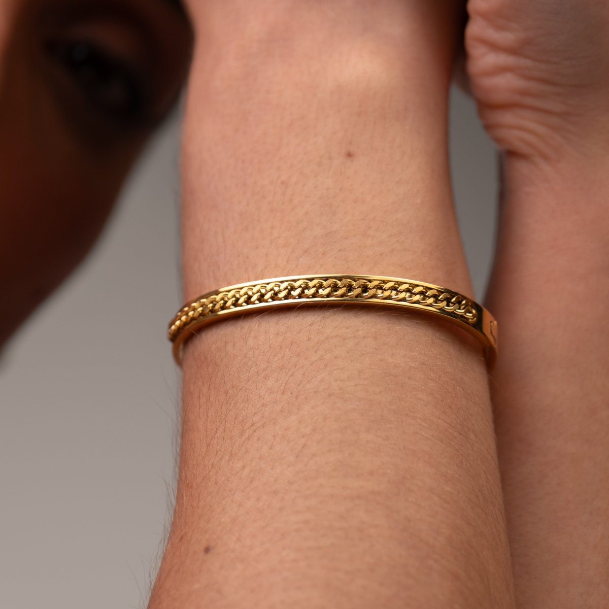 Bangle Link Cuff Bracelet 18K Gold-Plated in 18K gold-plated – Meiva bracelet view 5