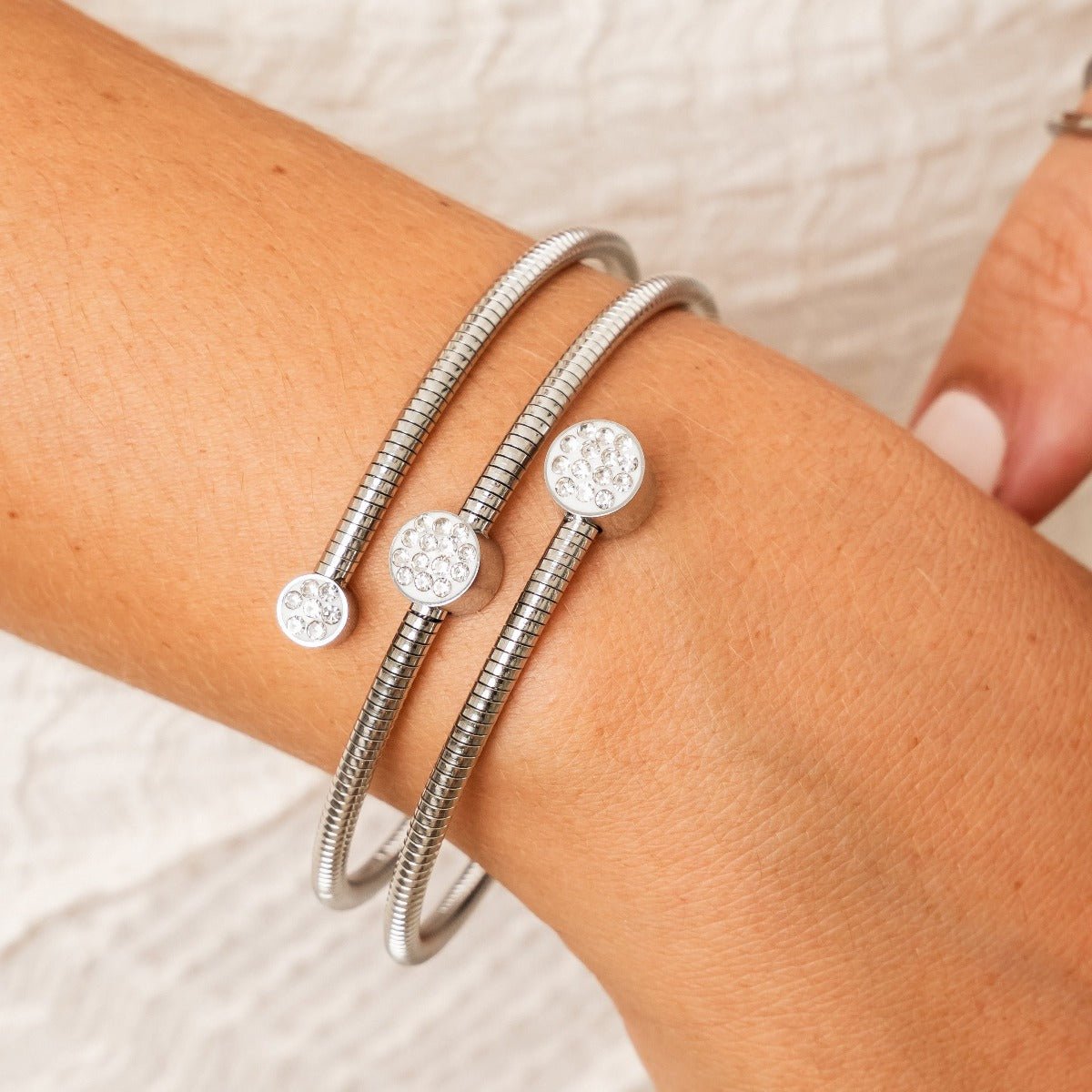 Bangle Spiral Crystal Bracelet Silver in crystal – Meiva bracelet view 3
