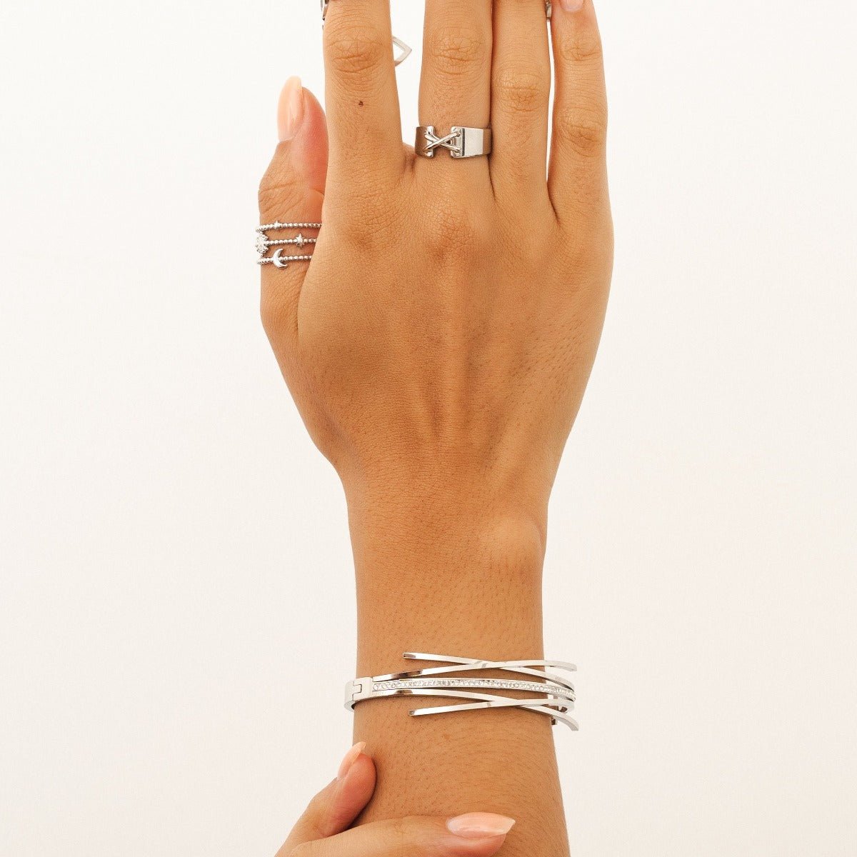 Bangle Florence Cubic Zirconia Cuff Bracelet Silver in zirconia – Meiva bracelet view 3