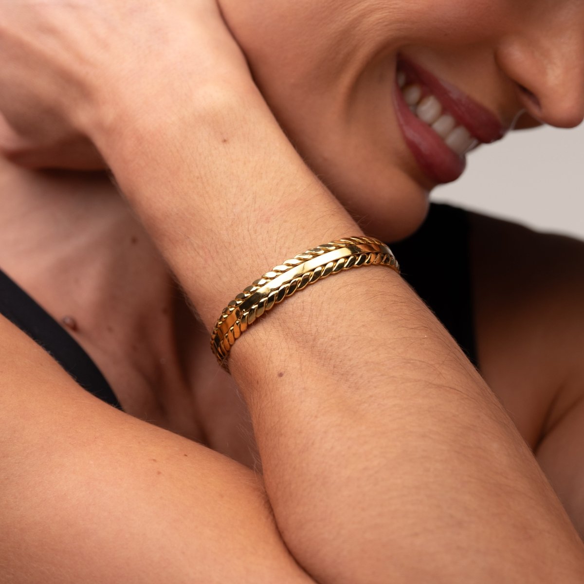 Bangle Golden Leaves Cuff Bracelet 18K Gold Plated in 18K gold-plated – Meiva bracelet view 6