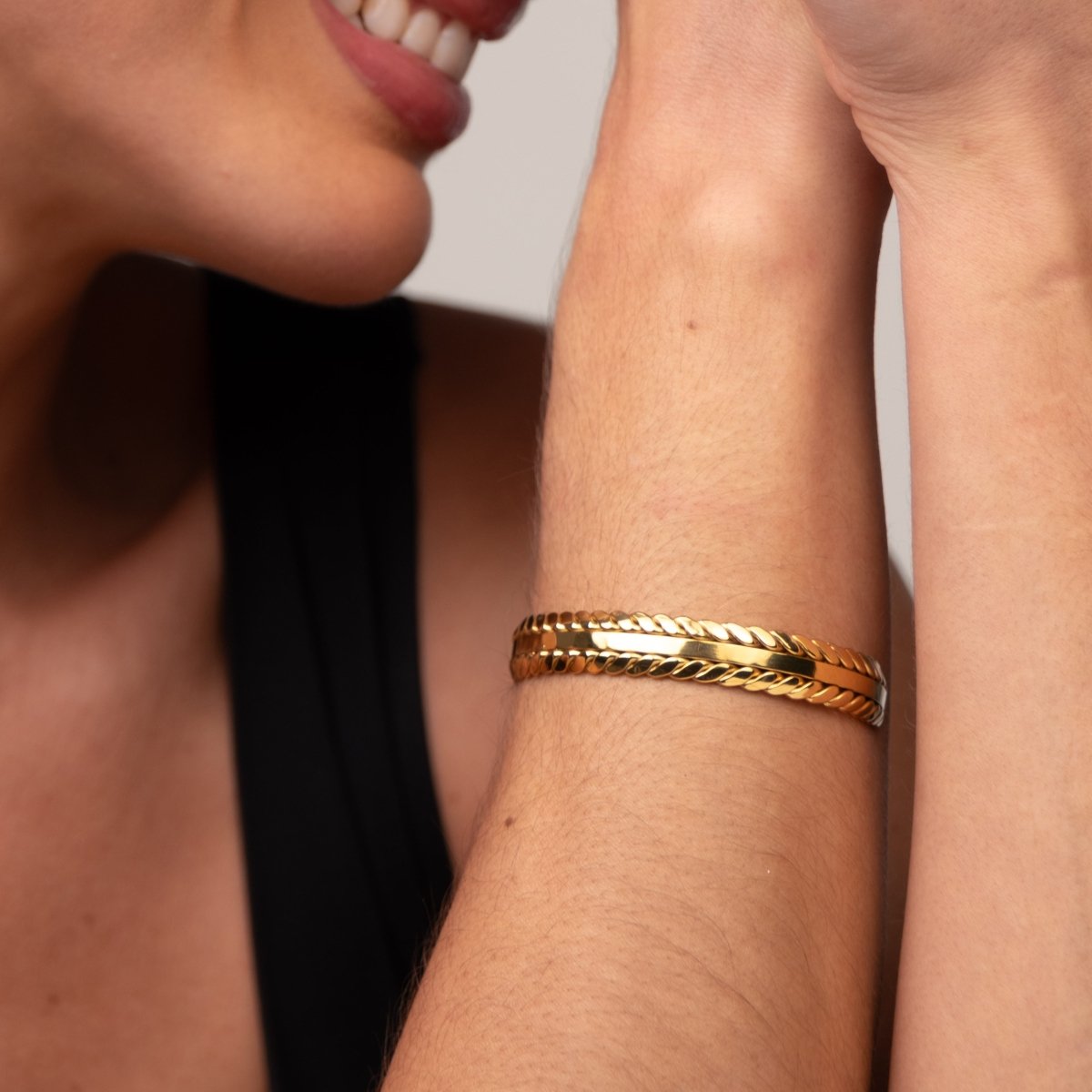 Bangle Golden Leaves Cuff Bracelet 18K Gold Plated in 18K gold-plated – Meiva bracelet view 8