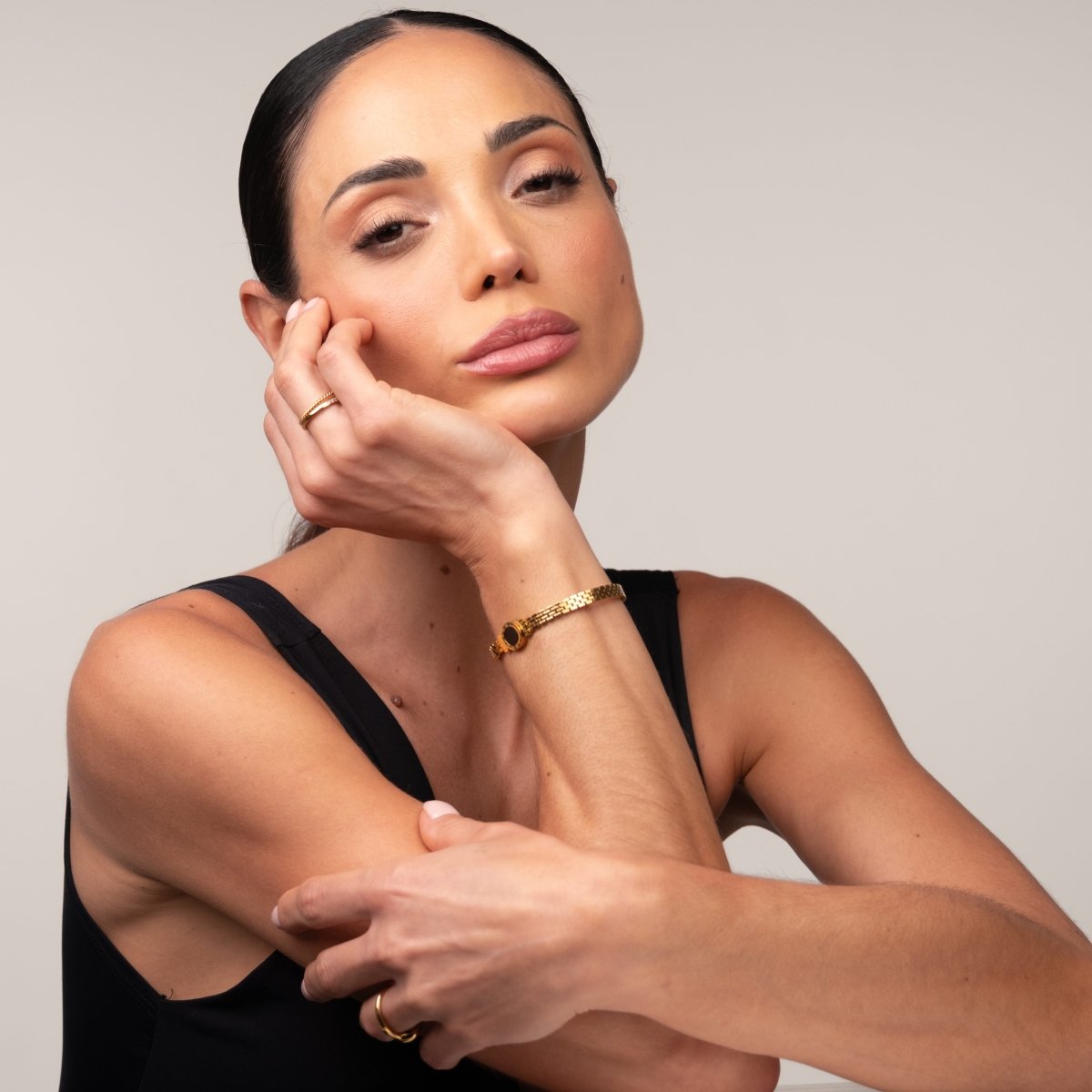 Bangle Hera Onyx Stone Cuff Bracelet 18K Gold Plated in 18K gold-plated – Meiva bracelet view 5