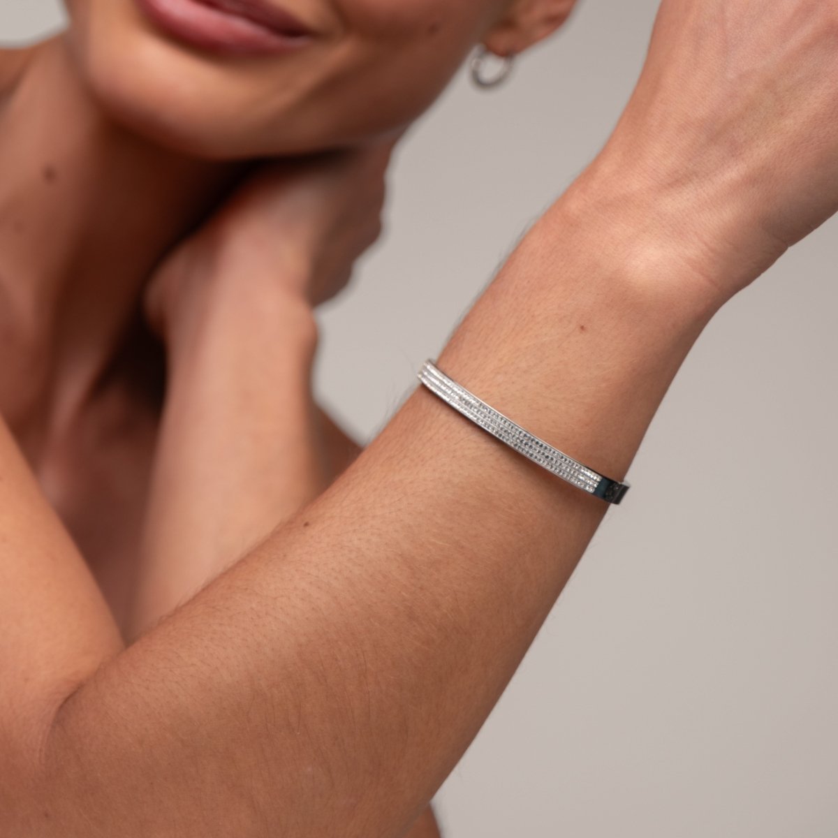 Bangle Luxe Bracelet Silver – Meiva bracelet view 4