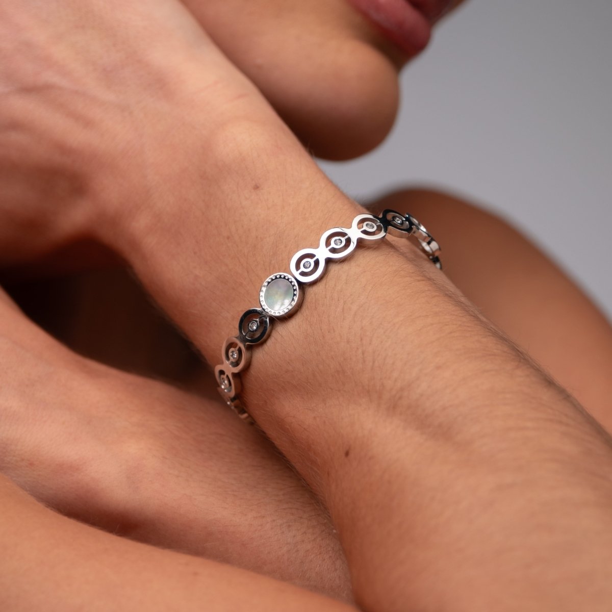 Bangle Olivia Cubic Zirconia Stone Cuff Bracelet Silver in zirconia – Meiva bracelet view 2