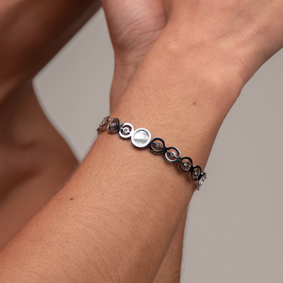 Bangle Olivia Cubic Zirconia Stone Cuff Bracelet Silver in zirconia – Meiva bracelet view 6
