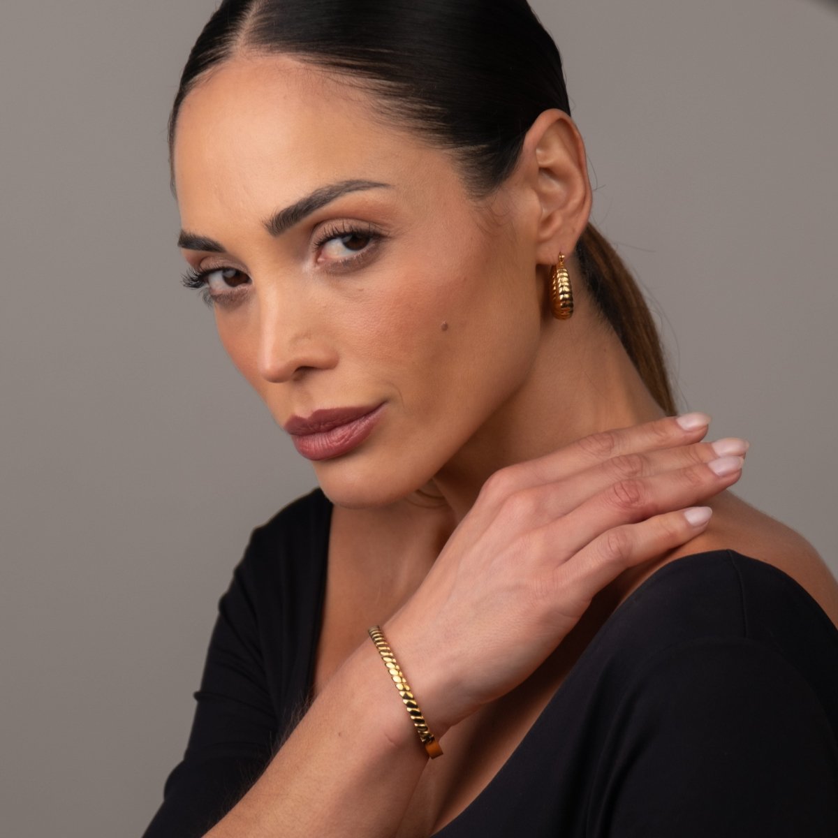 Bangle Pisa Cuff Bracelet 18K Gold Plated in 18K gold-plated – Meiva bracelet view 6